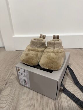 UGG Baby Nesti Infant Booties